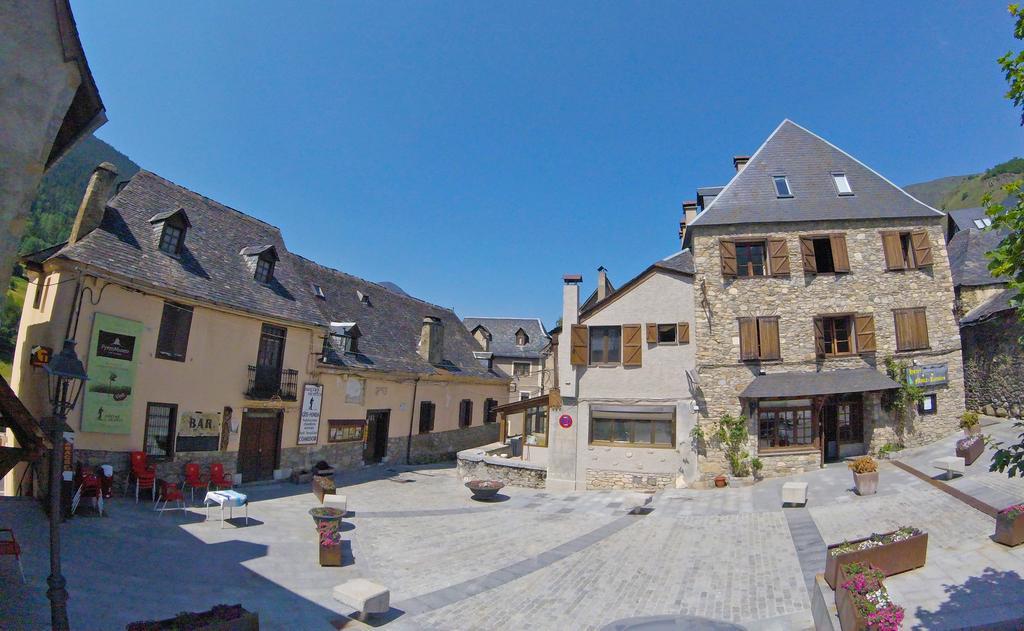 Apartamentos Snoe Mont Romies Salardú Екстериор снимка