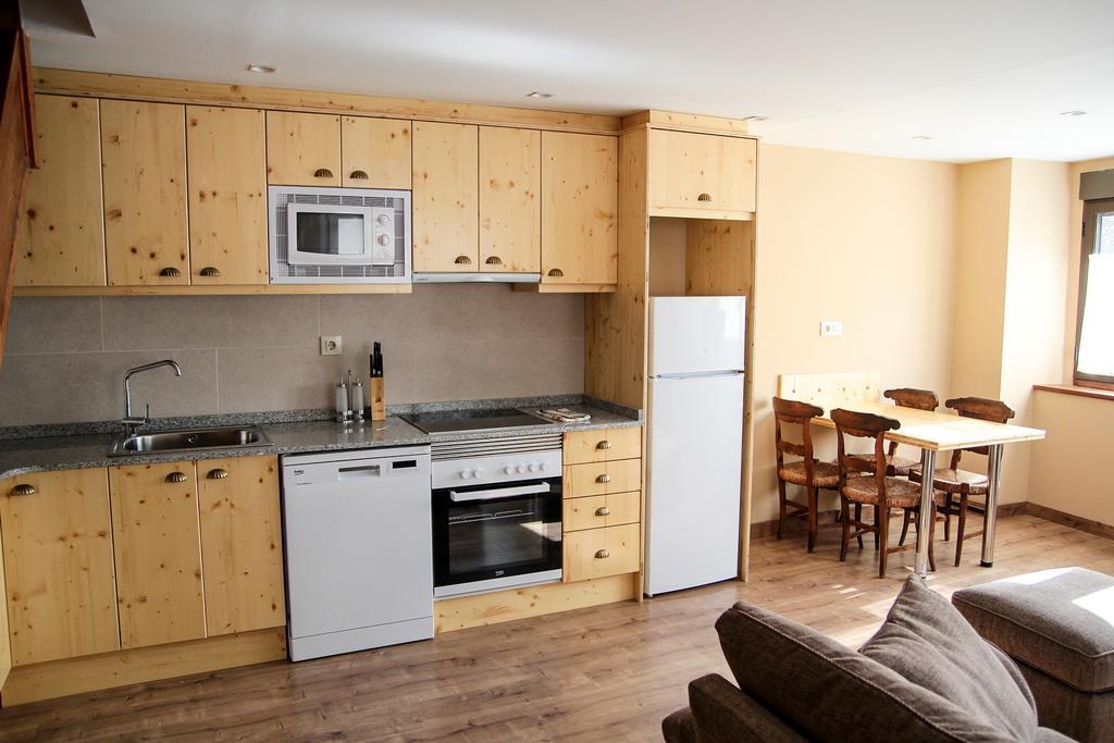 Apartamentos Snoe Mont Romies Salardú Стая снимка