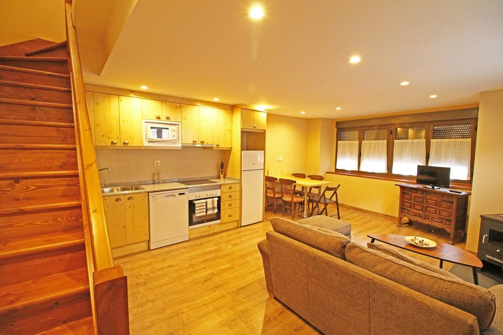 Apartamentos Snoe Mont Romies Salardú Екстериор снимка