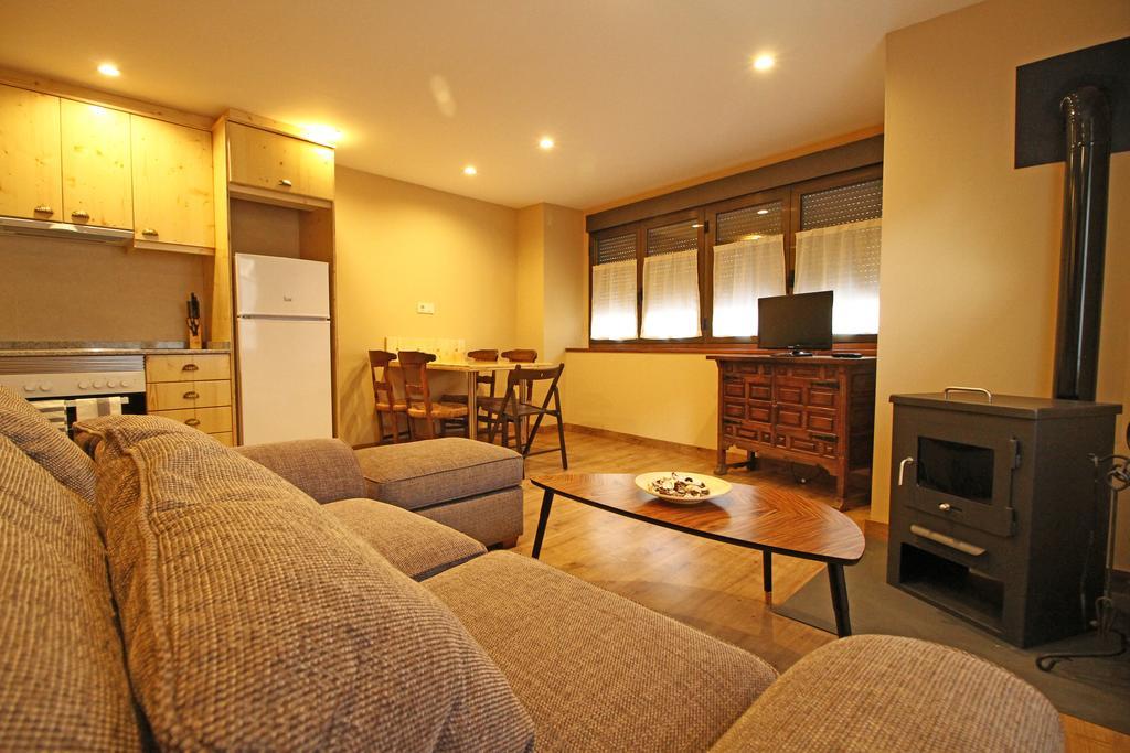 Apartamentos Snoe Mont Romies Salardú Екстериор снимка
